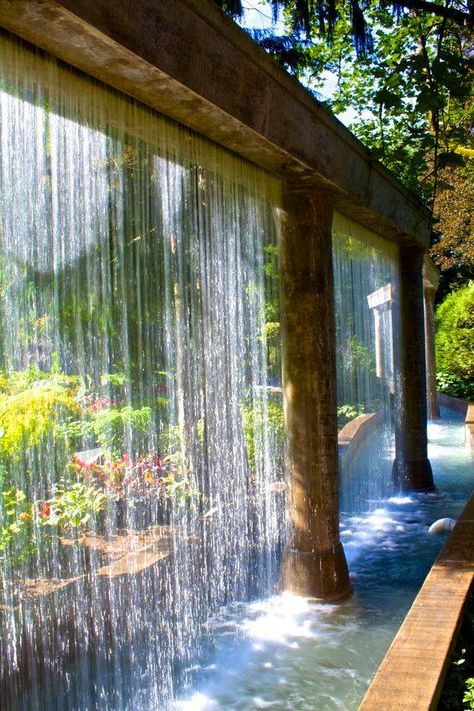 Water Fountain Design, Taman Air, Indoor Water Features, Outdoor Fountains, Outdoor Water Features, Backyard Design Layout, Diy Garden Fountains, Fountains Backyard, Indoor Water Fountains