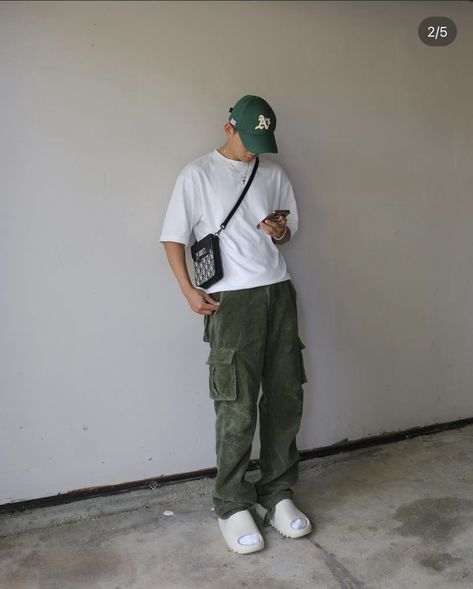 Pants With Tshirt Outfit, Cargo Outfit Men, Tshirt Outfit Men, Outfit Men Aesthetic, Essentials T Shirt, Summer Fits Men, Ideal Male Body, Cargo Outfit, Adidas Samba Outfit