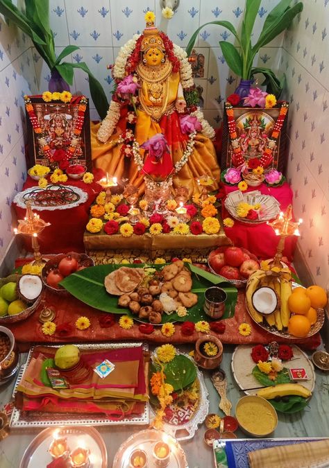 Vara Lakshmi Pooja Decoration, Pournami Pooja, Laxmi Pooja Decoration At Home, Varamahalakshmi Decoration Ideas At Home, Laxmi Puja Decoration At Home, Varalakshmi Vratham Decoration, Varalakshmi Pooja Decoration, Dinner Hosting Ideas, Pooja Photos