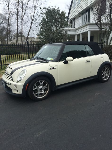 Mini Cooper Aesthetic, Mini Cooper S Convertible, Red Mini Cooper, Mini Cooper Accessories, Mini Cooper Custom, 2006 Mini Cooper, Mini Jeep, Cooper Car, Mini Cooper Convertible