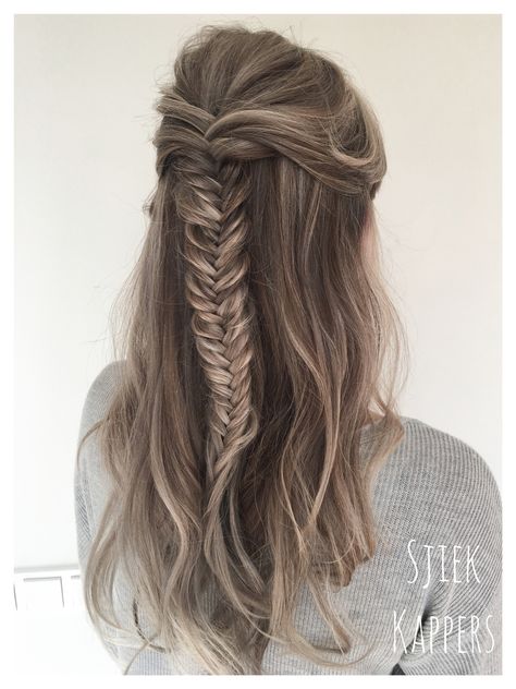 Half up, half down, fishtail braid, hair updo, ashy blonde ☆ pinterest// sydharrisx ☆ Braid Hair Updo, Bridesmaid Hair Half Up Braid, Bridesmaid Hair Updo Braid, Bridesmaid Hair Braid, Diy Updo, Fishtail Hairstyles, Fishtail Braid Hairstyles, Bridesmaid Hair Medium Length, Bridesmaid Hair Long