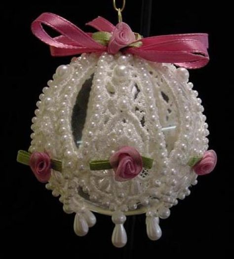 How to Make Victorian Style Lace Christmas Ornaments#slide12223166 Lace Christmas Ornaments, Beaded Baubles, Victorian Ornaments, Beaded Ornament Covers, Victorian Christmas Ornaments, Crazy Quilting, Beaded Christmas Ornaments, Christmas Bead, Crochet Christmas Ornaments