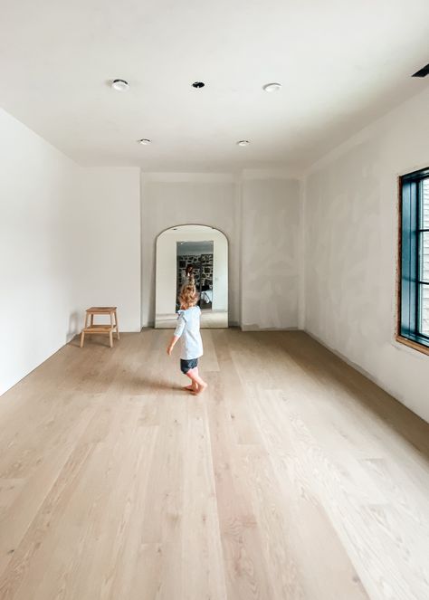 All about The New Wood Flooring throughout Our House! - Chris Loves Julia Vinyl Wood Flooring, Wood Floor Design, Casa Country, Set Sofa, Light Wood Floors, White Oak Floors, Luxury Vinyl Plank Flooring, Basement Flooring, Floor Colors