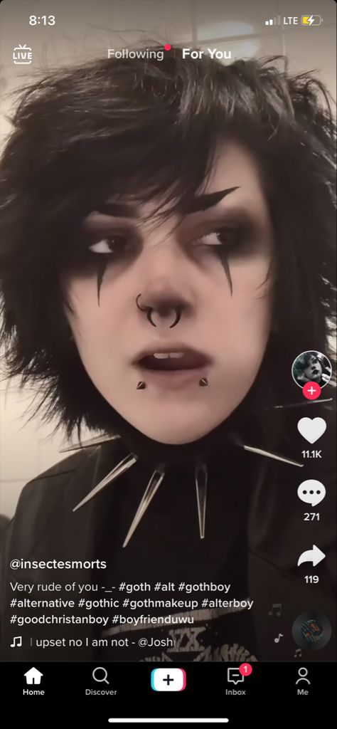 Male Emo Makeup, Masc Emo Makeup, Goth Makeup Looks Men, Emo Guy Makeup, Dark Male Makeup, Transmasc Makeup, Gothic Men Makeup, Men Goth Makeup, Masc Eyeliner