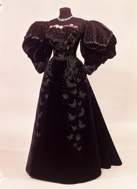 Vintage Attire, Victorian Era Fashion, 1890s Fashion, Velvet Evening Dress, Period Dress, Edwardian Dress, 19th Century Fashion, Period Outfit, Victorian Clothing