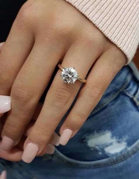 Prong Engagement Rings, Round Engagement Rings, Razzle Dazzle, Ringe Gold, Harry Winston, Dream Engagement Rings, Engagement Ring Sizes, Engagement Rings Round, Beautiful Engagement Rings