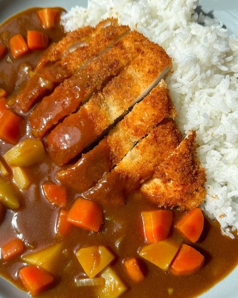 Japanese Chicken Katsu Curry Dinner Ideas Japanese, Japanese Katsu Curry Recipe, Japanese Chicken Katsu Curry, Korean Curry, Chicken Katsu Curry Recipe, Japanese Curry Sauce, Japanese Chicken Katsu, Japanese Curry Recipe, Katsu Curry Recipe