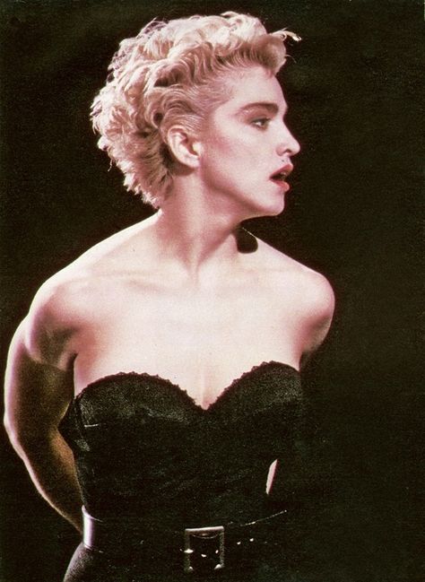 Madonna - Papa Don't Preach 1986 Madonna Papa Dont Preach, Madonna Rare, Papa Don't Preach, Madonna 80s, Madonna Photos, Film Inspiration, Classic Image, Short Blonde, Short Blonde Hair