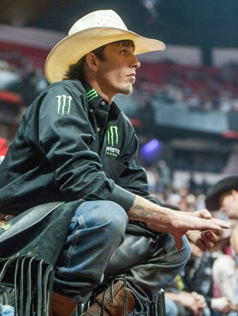 J B Mauney at PBR finals 2013. Amazing cowboy and awesome man. Jb Mauney Wallpaper, Jb Mauney, Hot Cowboy, Pbr Bull Riders, Pbr Bull Riding, Wallpaper Black And White, Botas Western, Professional Bull Riders, Rodeo Time