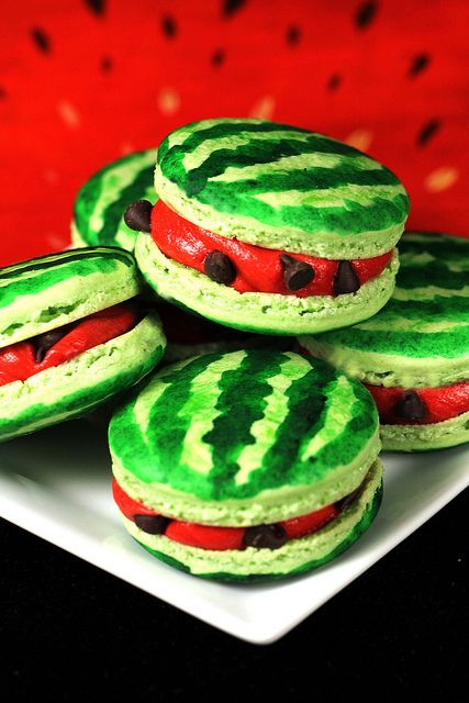 watermelon macaron Watermelon Macaron, Watermelon Cookies, Macaroon Cookies, Watermelon Party, French Macarons, Macaroons, Macarons, Sweet Tooth, Watermelon