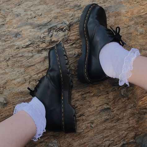 Cute Socks With Doc Martens, Lace Socks And Loafers, Lace Socks With Loafers, Frilly Socks With Docs, Frilly Socks Doc Martens, Docs And Socks, Lace Socks Outfit, Low Docs, Confirmation Outfit