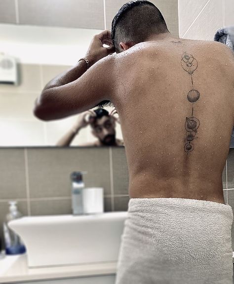 mens back tattoo casual vibes Spinal Tattoo For Men, Men’s Back Tattoo, Men Back Tattoos, Back Tattoo For Men, Mens Back Tattoo, Back Tattoos For Guys Upper, Spinal Tattoo, Geometric Line Tattoo, Cool Back Tattoos