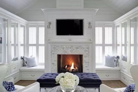 Fireplace with side seats #fireplacemantel #fireplace #mantel #homedecor #decorhomeideas Living Room With Tv, Built In Window Seat, Fireplace Seating, White Shiplap Wall, Fireplace Built Ins, Living Room Arrangements, Flat Screen Tv, White Fireplace, Farmhouse Fireplace