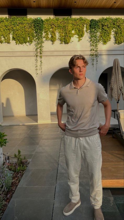 Men Euro Summer Outfit, Europe Outfits For Men, Casual Nice Men Outfit, Easy Old Money Outfits Men, Euro Mens Fashion, Barcelona Outfits Men, Men’s Old Money Fashion, Men Europe Outfits Summer, Old Money Guy Outfits