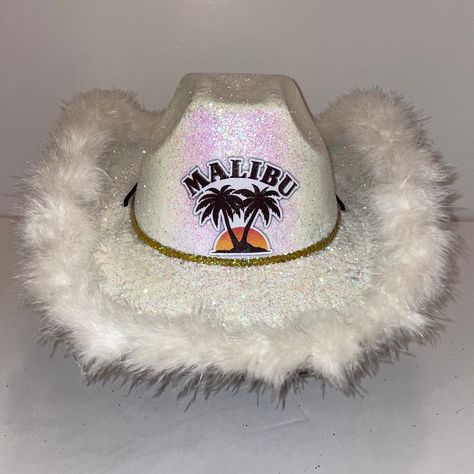 Alcohol Halloween Costumes, Halloween Alcohol, Cowgirl Outfits Halloween, Karneval Diy, Light Up Hats, Custom Cowboy Hats, Cute Group Halloween Costumes, Hallowen Costume, Chapeau Cowboy