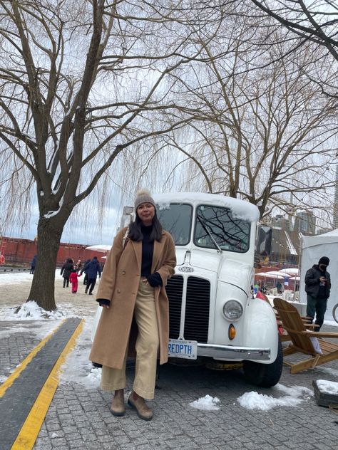 Coat: @aritzia slouch coat in cocoa sand Sweater & hat: aritzia Pants: @levisbrand ribcage wide leg cropped khaki pants Boots: @blundstoneca Slouch Coat Outfit, Aritzia Slouch Coat, Aritzia Slouch, Beige And Black Outfit, Slouch Coat, Pants Boots, Winter Neutral, Aritzia Pants, Sweater Hat