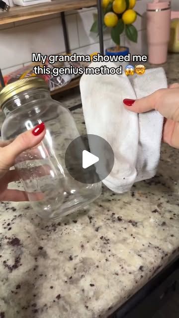 Clothing Tricks, Laundry Powder, Laundry Stains, Diy Cleaning Solution, Homemade Cleaning Solutions, Diy Cleaning Hacks, Diy Home Cleaning, Washing Powder, Household Cleaning Tips