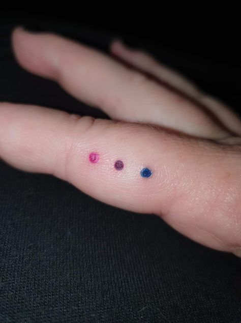 Simple Pride Tattoos, Subtle Bi Pride Aesthetic, Bi Tattoos For Women, Non Binary Tattoo Ideas, Pansexual Tattoo Ideas, Bi Pride Tattoo Ideas, Subtle Gay Tattoo, Bi Polar Tattoos, Subtle Pride Tattoo