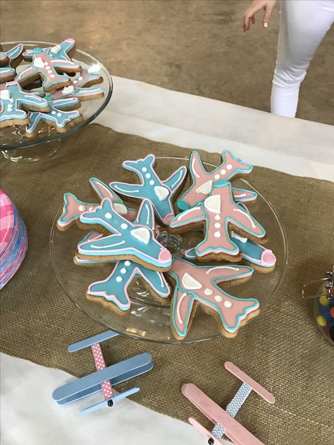 Pilot Gender Reveal, Gender Reveal Airplane Ideas, Planes Or Pearls Gender Reveal, Travel Themed Gender Reveal, Aviation Gender Reveal, Travel Gender Reveal Ideas, Gender Reveal Airplane, Travel Theme Gender Reveal Ideas, Travel Gender Reveal