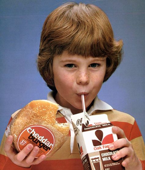 Vintage 7-Eleven stores: Remember the old days of Slurpees, to-go coffees, movie rentals, arcade games & more - Click Americana Movie Rental, Retro Food, 사진 촬영 포즈, 7 Eleven, Retro Recipes, Vintage Americana, Retro Photo, Old Ads, Old Days