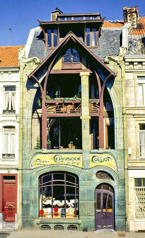 Art Nouveau House, Hector Guimard, Art Nouveau Interior, Houses In France, Lille France, Call Art, House Art, Alphonse Mucha, Interior Architect