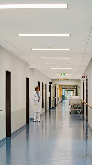 Philips Lighting gives light to the corridors of Asklepios Clinic Barmbek, Germany Germany Hospital, Hospital Lighting, Hospital Corridor, Children Hospital Design, Hospital Design Architecture, Healthcare Interior Design, Modern Hospital, Corridor Design, Old Hospital