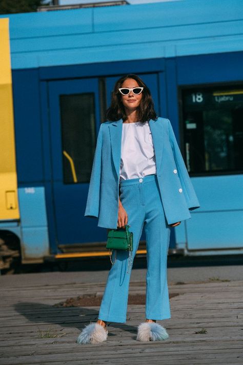 Blue And Green Outfit Aesthetic, Blue Streetwear Outfit, Powder Blue Outfit, Monochrome Clothes, Oslo Fashion, Blue Suits, Style Basics, Fashion Sites, Street Style Trends