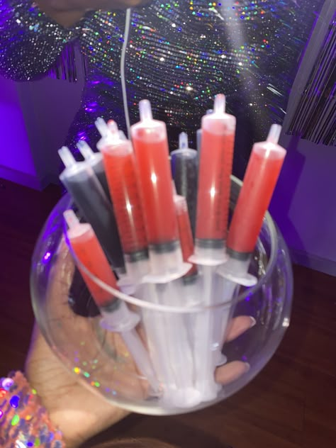 Euphoria Themed Drinks, Euphoria Party Drinks, Euphoria Food, Euphoria Party Food, Euforia Party, Euphoria Birthday Party Theme Outside, Kylie Jenner 21 Birthday Party Decor, Y2k Backdrop, Birthday Theme Euphoria