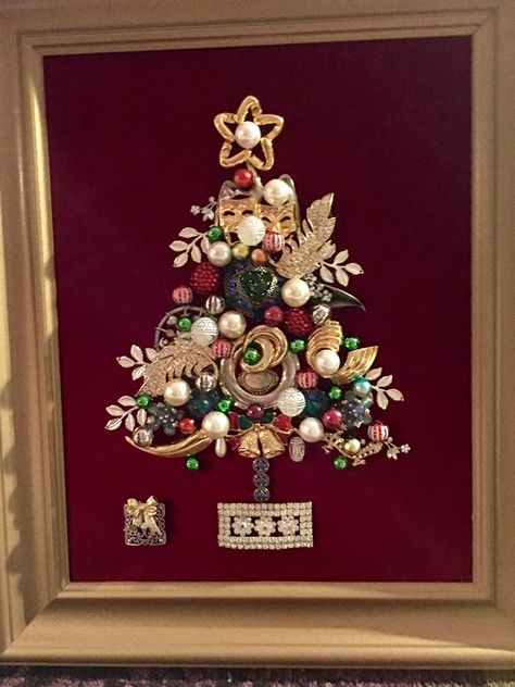 11x14 vintage jewelry tree by Beth Turchi 2017 Vintage Jewelry Christmas Tree Brooch Pin, Antique Jewelry Christmas Tree, What To Do With Vintage Jewelry, Vintage Brooches Repurposed, Brooch Christmas Tree Diy, Things To Make With Old Jewelry, Jewelry Art Ideas, Beth Turchi, Jewelry Tree Art