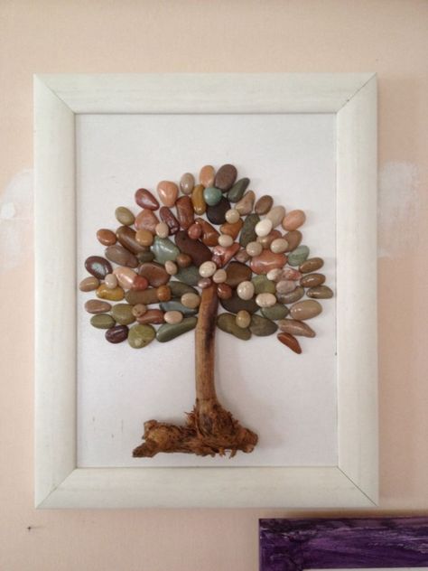 Handy Rock And Pebble Art Ideas For Many Uses4 Caillou Roche, Art Pierre, Rock And Pebbles, Pebble Pictures, Stone Pictures, Beach Crafts, Stone Crafts, Driftwood Art, Nature Crafts