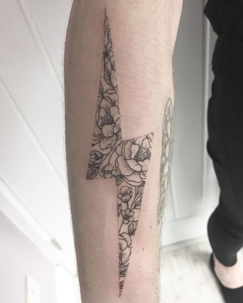 Had fun doing this floral lightning bolt for Jack! ⚡️ Floral Lightning Bolt Tattoo, Lightning Bolt Tattoo Arm Sleeve, Feminine Lightning Bolt Tattoo, Lightning Bolt Rib Tattoo, Lighting Bolt Tattoo Shoulder, Lightning Bolt Tattoo, Lightning Tattoo, Bolt Tattoo, Birthday Tattoo