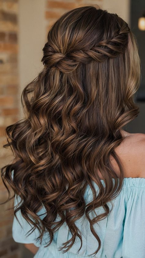 Light Brown Hair Styles, Brown Hair Styles, Bridesmaid Hair Curly, Rambut Brunette, Bridesmaid Hair Medium Length, Summer Braids, Simple Prom Hair, Hoco Hairstyles, Styles Ideas