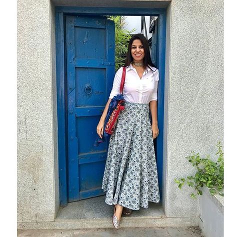 Long Skirt Outfits Indian, Skirt And Top Indian, Silk Kurtis, Printed Skirt Outfit, Skirt Styling, Long Skirt And Top, Ethnic Dresses, Western Top, Trendy Outfits Indian