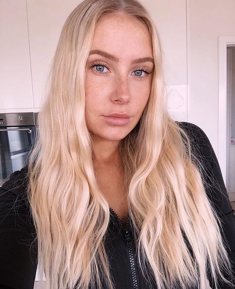 Lauren Curtis, Creamy Blonde, Blonde Tones, Popular Hairstyles, Grow Out, Pretty Hairstyles, Aesthetic Fashion, New Hair, Hair Tutorial