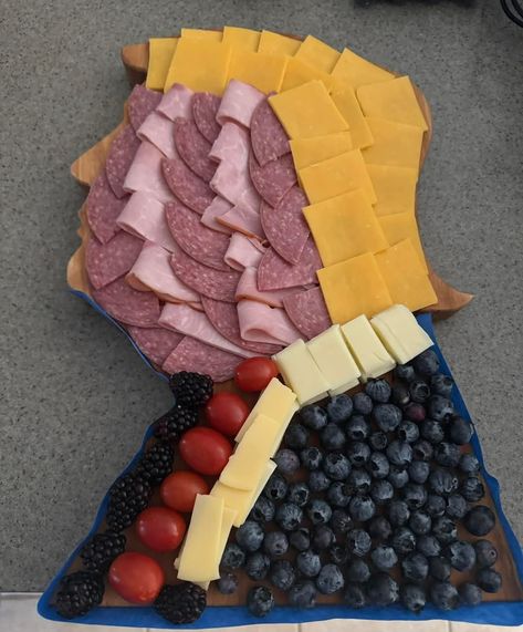 Charcuterie Board Meats, Charcuterie Appetizers, Family Brunch, Fruit Tray, 50th Birthday Party, Christmas Family, Charcuterie Board, Cheese Board, Tray