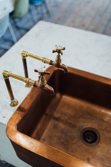 An industrial loft in a converted factory Converted Factory, Industrial Sink, Copper Taps, Copper Faucet, Vintage Industrial Design, Vintage Industrial Decor, Industrial Bathroom, Copper Sink, Trendy Bathroom