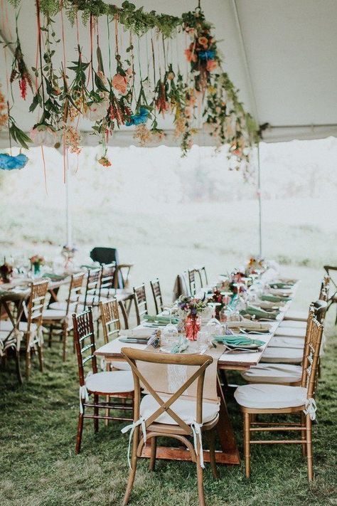 Beautiful wedding reception tent with hanging wildflowers - boho wedding inspiration Floral Backyard, Tent Baby Shower, Wedding Reception Tent, Hanging Flowers Wedding, Backyard Summer Wedding, Summer Backyard Wedding, Festival Wedding Decorations, Wedding Tent Decorations, Reception Tent