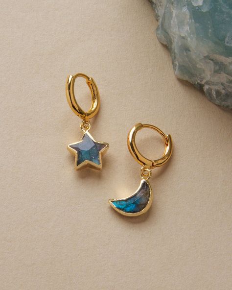 Sky Gazing, 00s Mode, Star And Moon, Mismatched Earrings, Earrings Hoop, Funky Jewelry, Jewelry Lookbook, Bright Lights, Moon Earrings