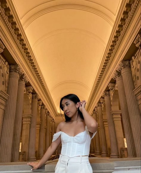 Filipino, Asian, Girl, Fashion, Instagram, Pose, Aesthetic, MET, New York The Met Museum Picture Ideas, Metropolitan Museum Of Art Photoshoot, Met Pictures Ideas, Museum Senior Pictures, Met Museum Photoshoot, Museum Instagram Pictures, Museum Pics, Museum Pose Ideas, Museum Picture Ideas