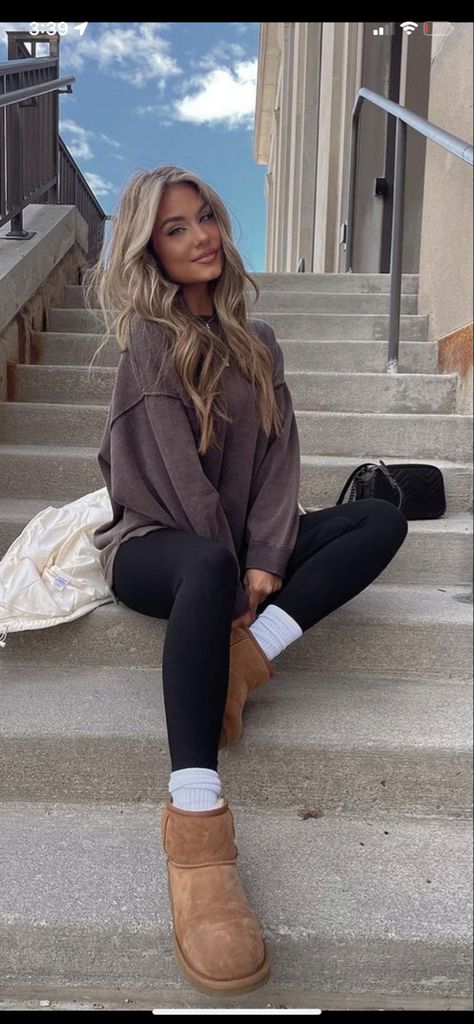 Modele Fitness, Look Legging, Leggings Outfits, Cold Outfits, Foto Poses, Legging Outfits, Mode Casual, Cute Comfy Outfits, Cute Fall Outfits