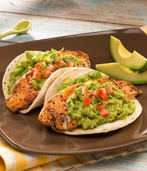 Fish Tacos with Avocado and Mango - Avocados From Mexico Pan Seared Fish, Fish Tacos With Avocado, Mango Tacos, Tacos With Avocado, Cod Fish Recipes, Avocados From Mexico, Seared Fish, Healthy Avocado, Gluten Free Chili