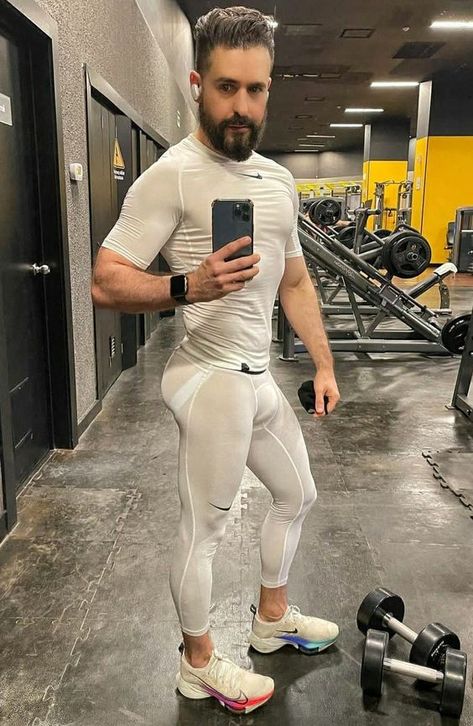 Wish it was better quality Compression Tights Men, Mens Gym Fashion, Mens Running Tights, Relaxed Outfits, Mens Compression Pants, Boots Outfit Men, Compression Wear, Gym Outfit Men, Lycra Men