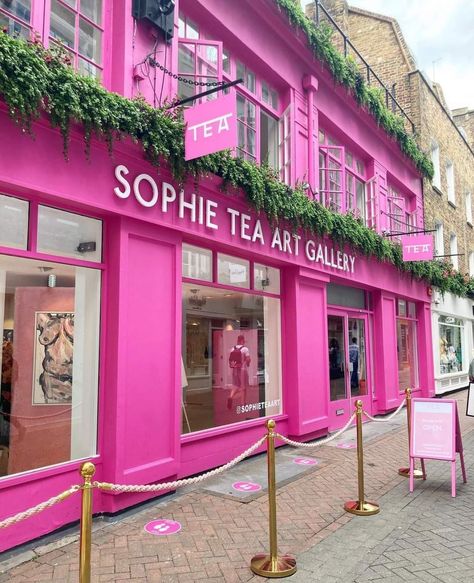 Colourful Shop Fronts, Salon Exterior Ideas Store Fronts, Shop Facade Store Fronts, Moodboard Rose, Boutique Exterior, Kids Village, Pink Cafe, Shop Facade, Storefront Signs