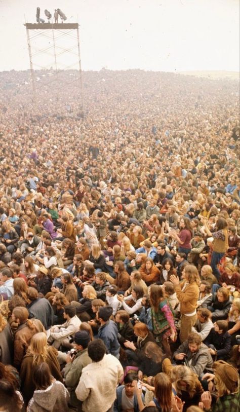 Woodstock ‘99 Altamont Concert, Woodstock 99, Music Festival Aesthetic, Woodstock '99, Woodstock Hippies, Woodstock 1969, 1960s Music, Woodstock Festival, Rock Festivals