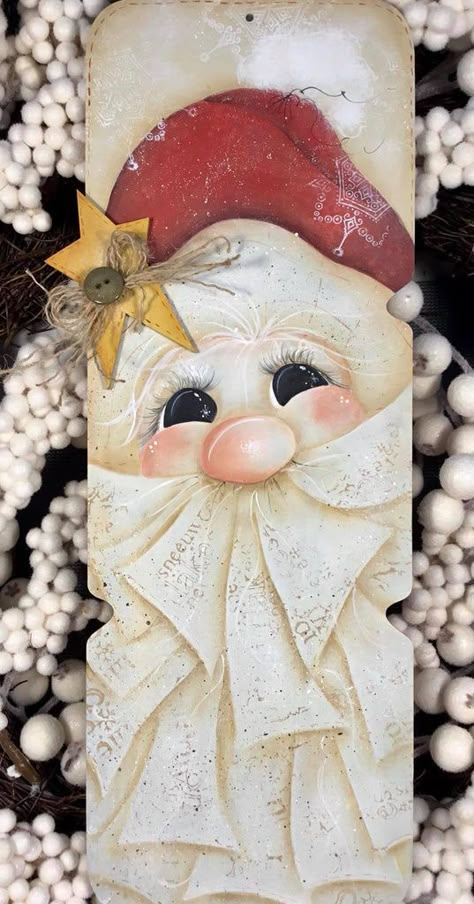 Santa Paintings, Primitive Star, Santa Patterns, Painted Christmas Ornaments, Christmas Painting, Christmas Signs Wood, Christmas Wood Crafts, Decoration Originale, Christmas Canvas