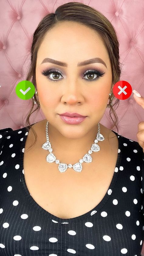 No más desastres al maquillar tu párpado caído ❌ | Astrid Cerna | ❌ No más desastres al maquillar tu párpado caído 😱 | By Astrid Cerna MakeUp Studio | Facebook | You still fail when it comes to makeup your fallen eyelid I give you these tips to make your eye look much more stylish. Look at the difference. Avoid doing the tail of your eyebrow very down this will reduce space to your eyelid and your eye will look more fallen so you can see a different effect to your eye do it in the following way For Eye Makeup, Brand Palette, Glitter Shadow, Makeup Studio, Eye Look, Blink Of An Eye, Dark Shades, Makeup Yourself, Eyebrows