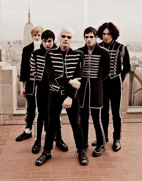 The Black Parade ~ My Chemical Romance Demolition Lovers, Party Poison, Bob Bryar, I Love Mcr, Black Parade, Mikey Way, Evanescence, Frank Iero, Gerard Way