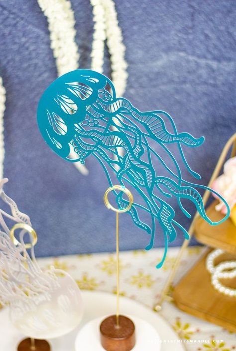 Paper Cutout Art Templates Free Printable, Laser Svg Files Free, Cricut Summer Projects, Jellyfish Printable Template, Jelly Fish Template Free Printable, Under The Sea Cricut Ideas, Coral Svg Free, Jellyfish Silhouette, Cricut Fish