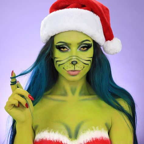 Annie Thomas on Instagram: “The Grinch who stole your man💁🏻‍♀️ When I saw @illumin_arty ‘s grinch look last year I knew that I had to create my own, and also steal her…” Grinch Makeup, Christmas Goals, Christmas Makeup Tutorial, Deer Makeup, Christmas Makeup Look, Holiday Makeup Looks, Special Makeup, Christmas Shoot, Cake Face