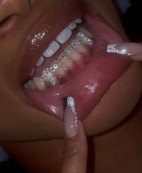 Grill Tooth Gems, Bottom Tooth Gems Ideas, Teeth Rhinestones, Bottom Teeth Gems, Tooth Gem Inspiration, Toothgems Ideas, Bottom Tooth Gem, Tooth Gems Bottom Teeth, Teeth Gens